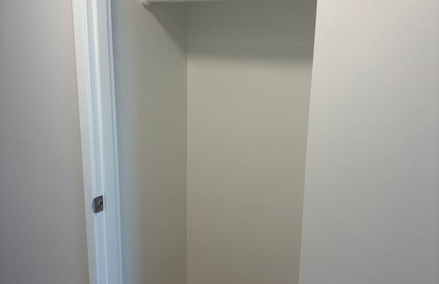 2nd & Lake Apartments Gallery 4