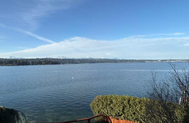 Unit with gorgeous water view in Bremerton. photos photos Unit with gorgeous water view in Bremerton. photos photos
