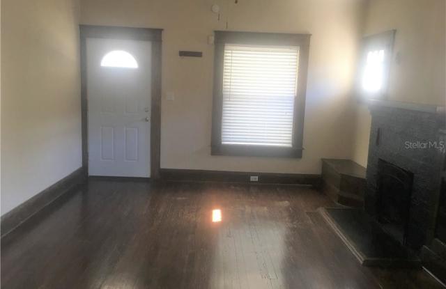 4204 N SUWANEE AVENUE Gallery 4
