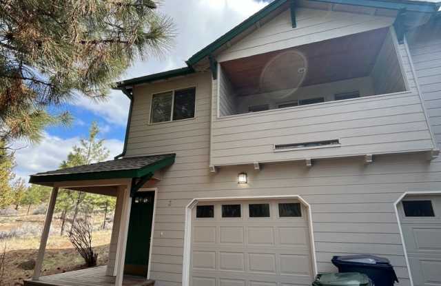 Spacious 1 Bed/1 Bath with Attached Garage - NW Bend photos photos Spacious 1 Bed/1 Bath with Attached Garage - NW Bend photos photos