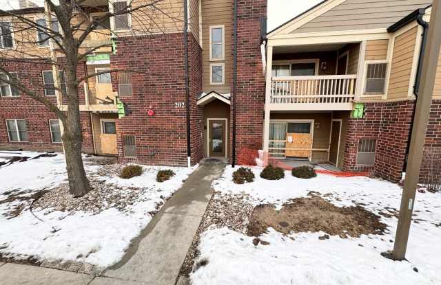 202 Glengarry Drive - 202 Glengarry Drive, Bloomingdale, IL 60108