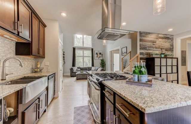 1758 Beacon Hill Boulevard NE Gallery 4