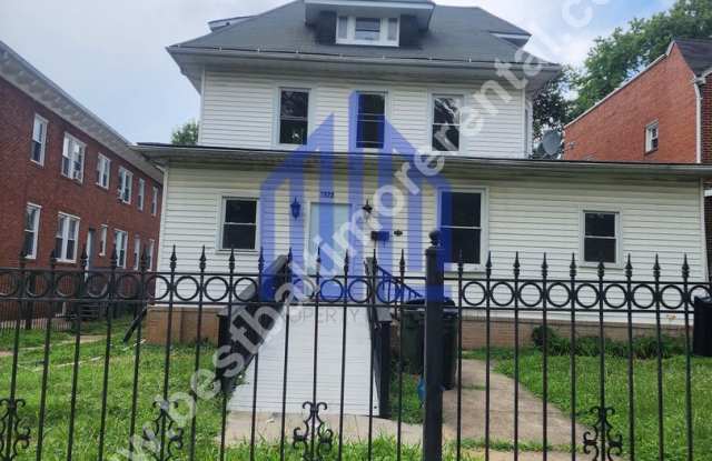Spacious 7 Bedroom in West Baltimore - 3922 Fairview Avenue, Baltimore, MD 21216