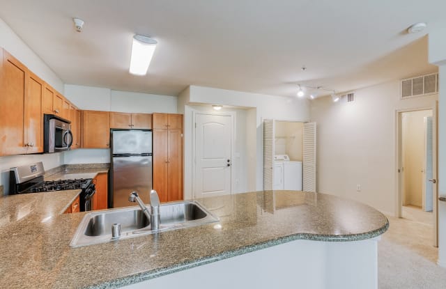 Windsor Lofts at Universal City photos photos