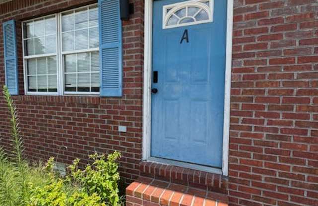 108 Penny Lane - A photos photos