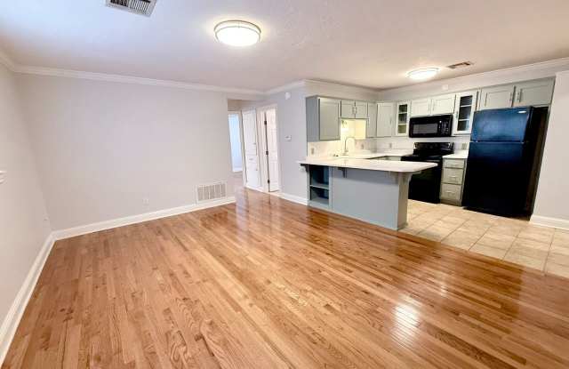 MOVE-IN SPECIAL: Beautiful 2BD 1BA, Stand-Alone Apartment in Historic Crown Heights!!! photos photos MOVE-IN SPECIAL: Beautiful 2BD 1BA, Stand-Alone Apartment in Historic Crown Heights!!! photos photos