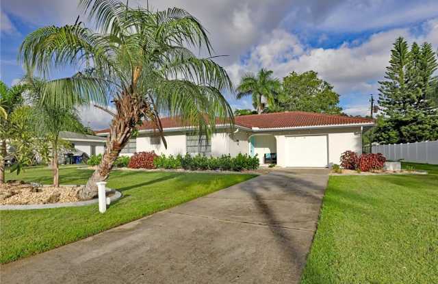 5039 Greenbriar Drive - 5039 Greenbriar Drive, Whiskey Creek, FL 33919