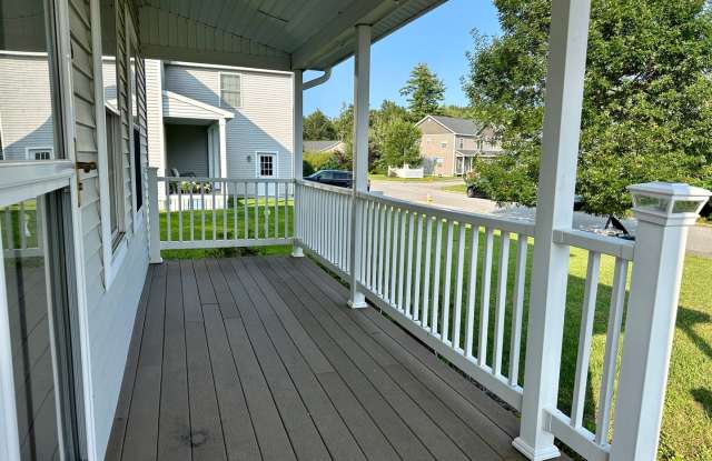 Like New 3BR, 1.5 bathroom Colonial For Rent Gallery 4