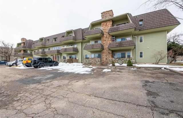 2 Bed, 2 Bath Condo in Prime Boulder Location! - 3150 Iris Avenue, Boulder, CO 80301