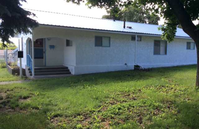 702 C Ave photos photos