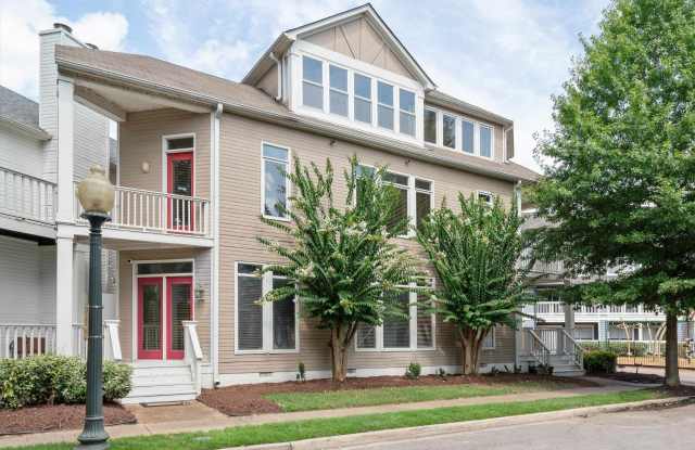 1003 ISLAND PARK Cir Gallery 1