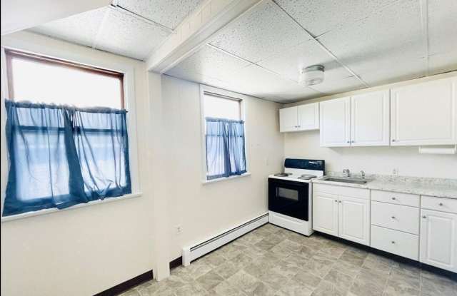 425 Montauk Avenue unit: 3 photos photos