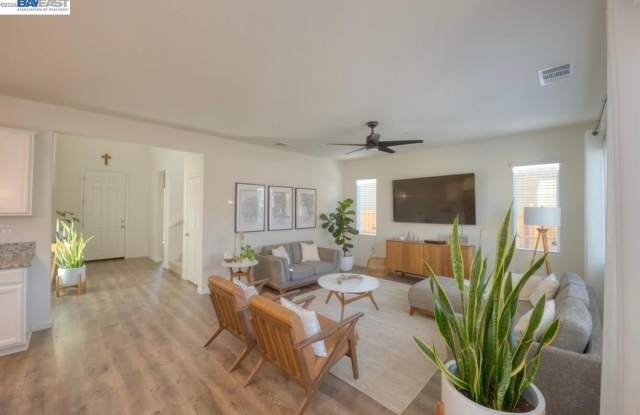 21236 Grapevine Dr Gallery 2