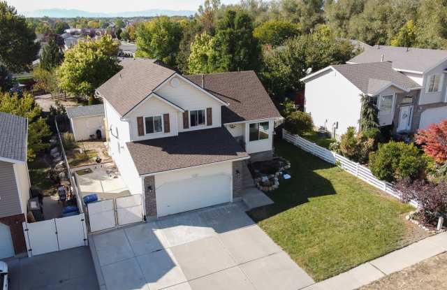 1487 N Quincy Ave photos photos