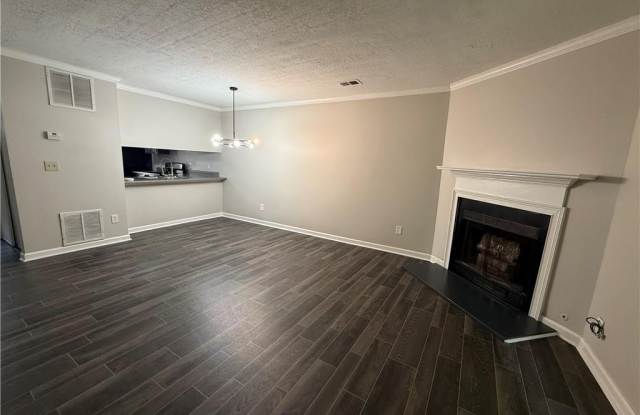 6458 Bedford Lane Gallery 3