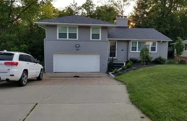 Charming 3-Bedroom Westlake Retreat with Prime Location and Serene Backyard Oasis photos photos