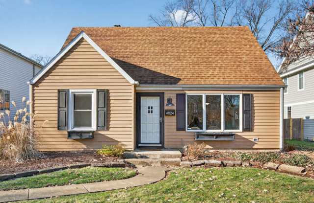 4524 Washington Street photos photos