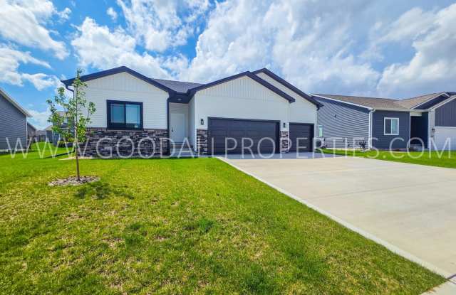 Newer 4-Bedroom, 3-Bath Home in Waukee with a 3-Car Garage photos photos