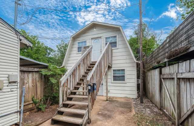 For Lease | Efficiency 1 Bath | 600 Sq Ft | South Houston - 2051 Santa Rosa Street, Houston, TX 77023 For Lease | Efficiency 1 Bath | 600 Sq Ft | South Houston - 2051 Santa Rosa Street, Houston, TX 77023