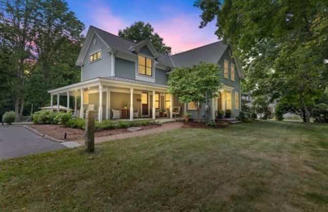 173 Center St - 173 Center Street, Plymouth County, MA 02324