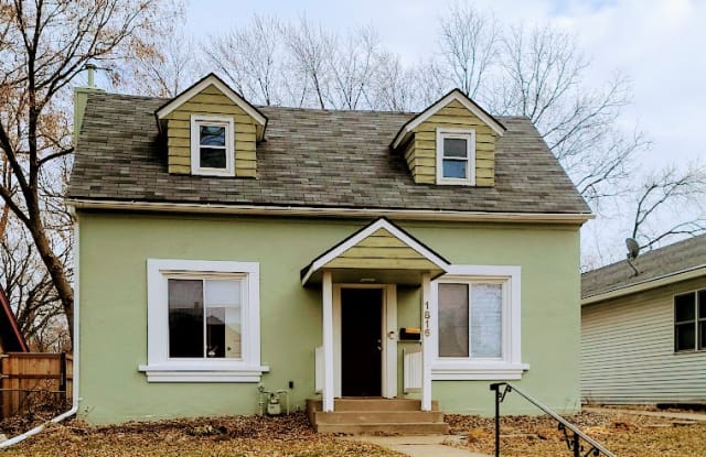 1816 Walnut St - 1816 Walnut Street, Lauderdale, MN 55113