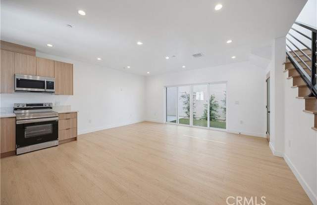 7702 Lasaine Avenue Gallery 1