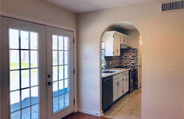 5709 Saddleback Circle Gallery 4