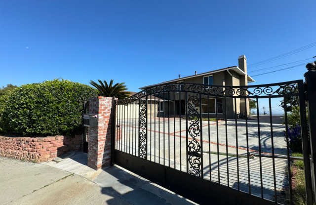 Four Bedroom, Three Bathroom House in Whittier Hillside Neighborhood photos photos