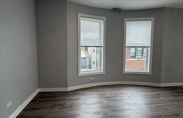 1414 W summerdale Avenue Gallery 3