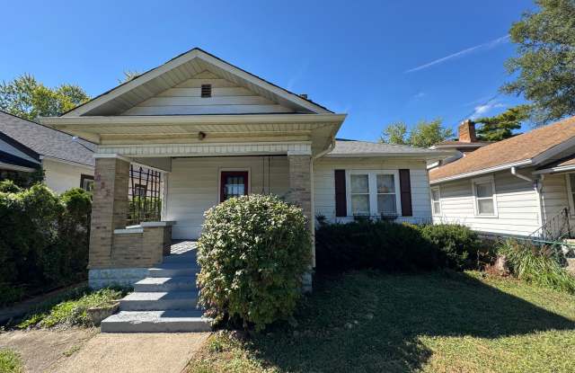 Tuxedo Park 2 Bed and 1 Bath Gallery 1