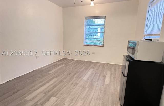 2652 SW 23rd Ave Gallery 2