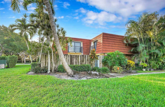 9861 NW 6th Ct Gallery 1