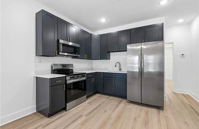 2900 N MONTEREY Court Gallery 4