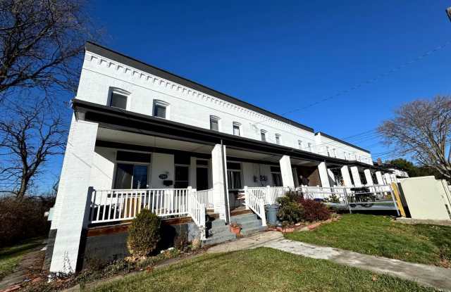 Lovely two bedroom, 1 bathroom Townhome on Quiet Street photos photos