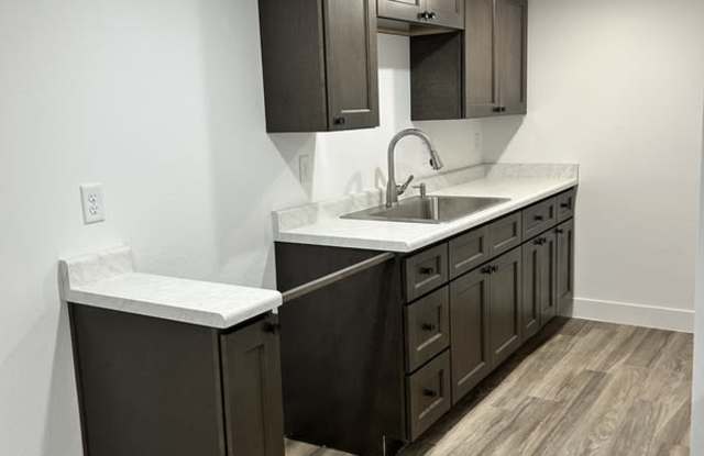 910 Rood Avenue - 5 photos photos 910 Rood Avenue - 5 photos photos