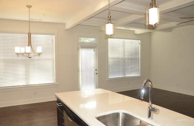 289 ARBOR CROWNE Drive Gallery 4