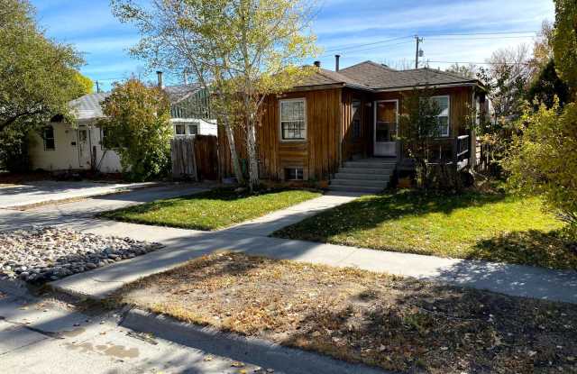 4 Bedroom 1.5 Bath House with Washer and Dryer and Fenced Back Yard photos photos