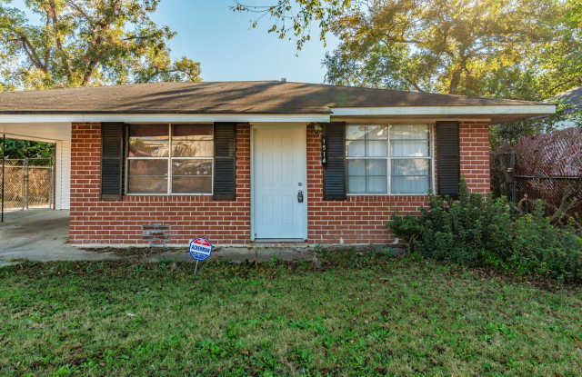 $1,120 - 3 bed/2 bath house in Turpin Hill, with fenced back yard! Section 8 Welcome! photos photos