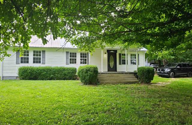 1+Acre in the country! 2 bed/1.5 Bth- NO CARPET! photos photos