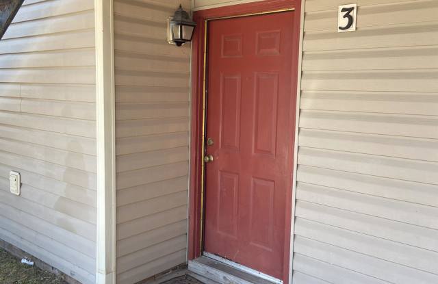 1122 Southwood Drive Unit 3 Gallery 2