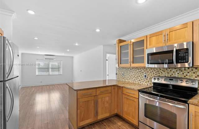 1250 East Sample Road photos photos