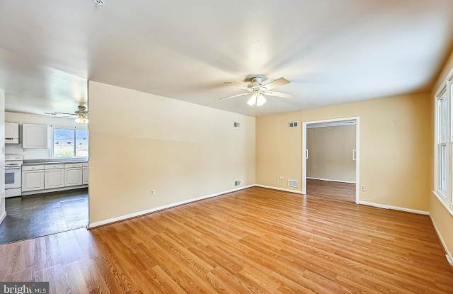 8606 CONTEE ROAD Gallery 4