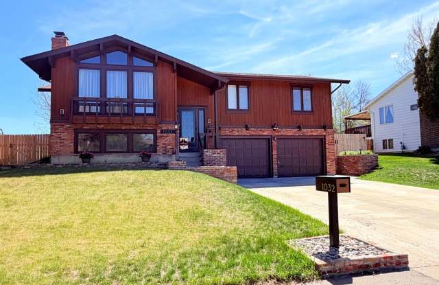 Beautiful Spacious Fox Farm Home photos photos
