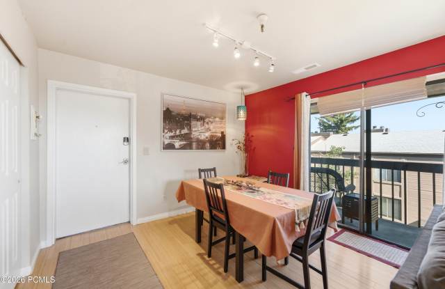 1650 Upper Iron Horse Loop Road Gallery 4