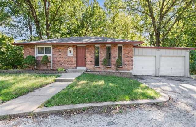 5711 NW Lilac Court NW Gallery 1