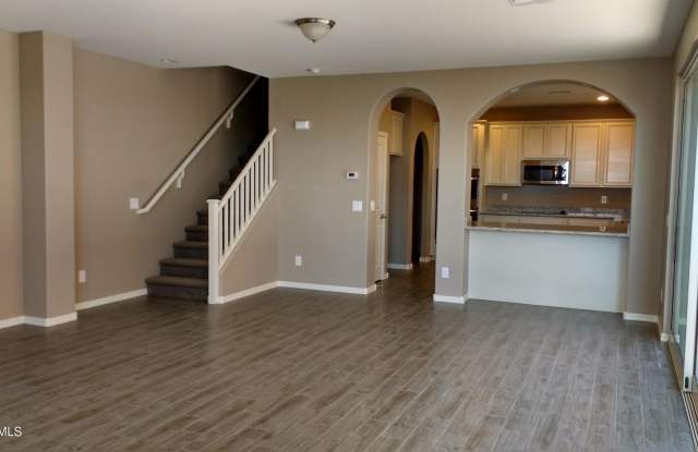 2944 N 72ND Street photos photos