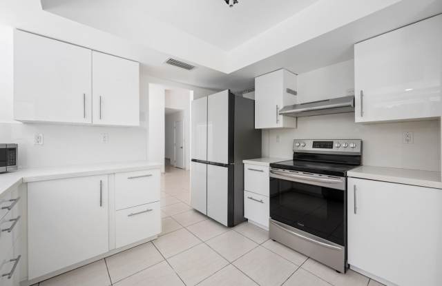 9515 SW 118th Court Gallery 4