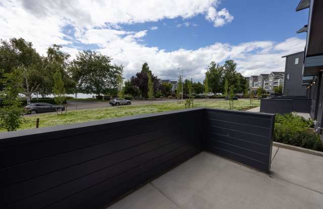 Riverside Townhomes - Waterfront Living in Vancouver - Free Month! Gallery 3