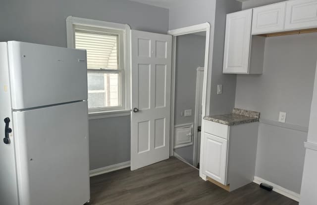 Maple 3bd/ 4bd Home Accepting Section 8 Gallery 4