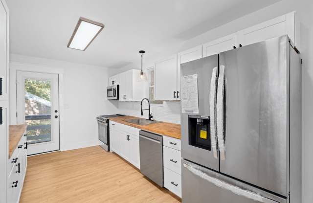 AVAILABLE NOW at a Good Price. 3 Bed 2 Bath FOR LEASE in Pulaski. $1400 Rent. photos photos AVAILABLE NOW at a Good Price. 3 Bed 2 Bath FOR LEASE in Pulaski. $1400 Rent. photos photos